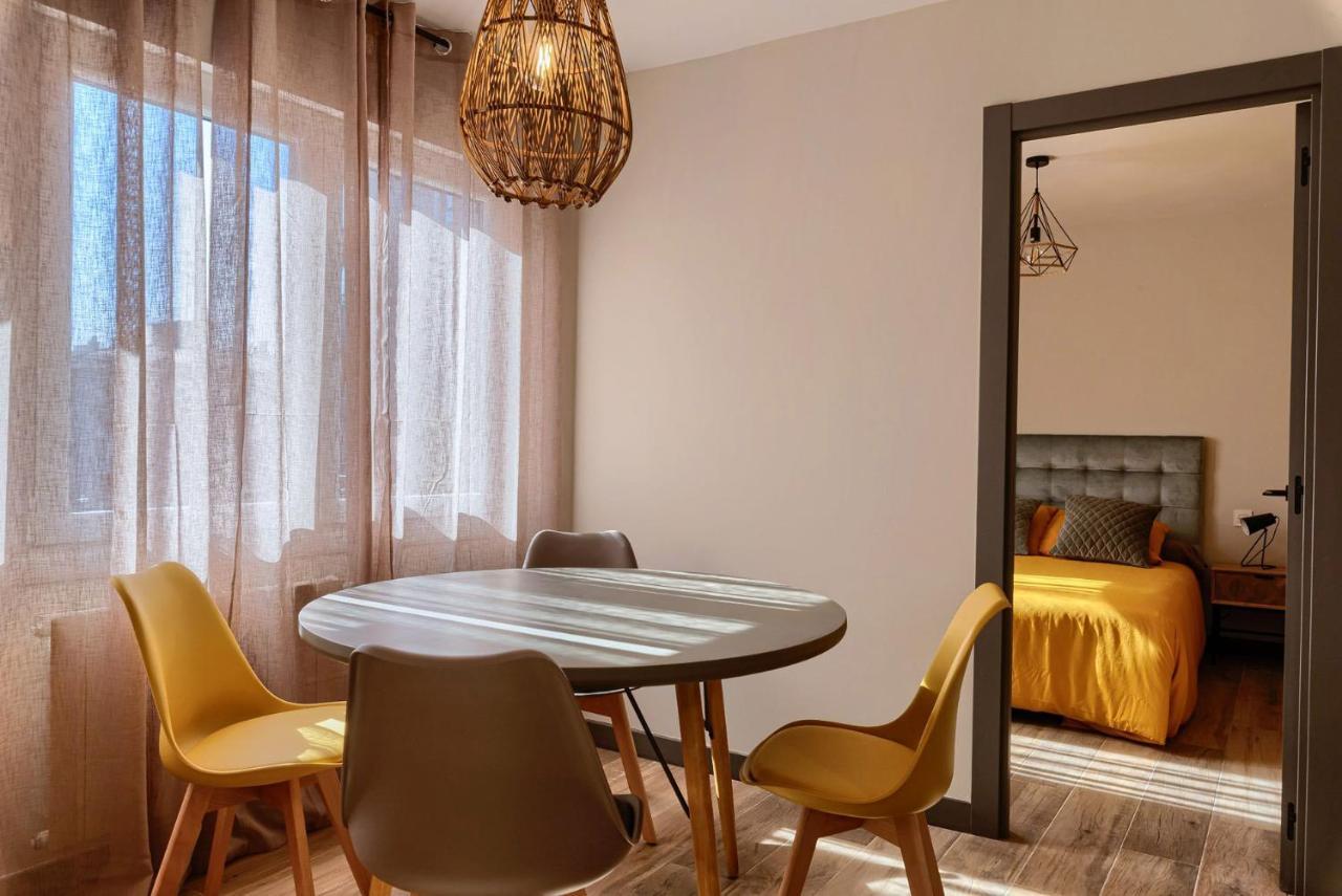 Vivienda Turistica De Diseno Elegante Apartment Bilbao Bagian luar foto
