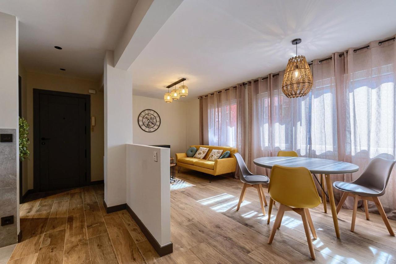Vivienda Turistica De Diseno Elegante Apartment Bilbao Bagian luar foto