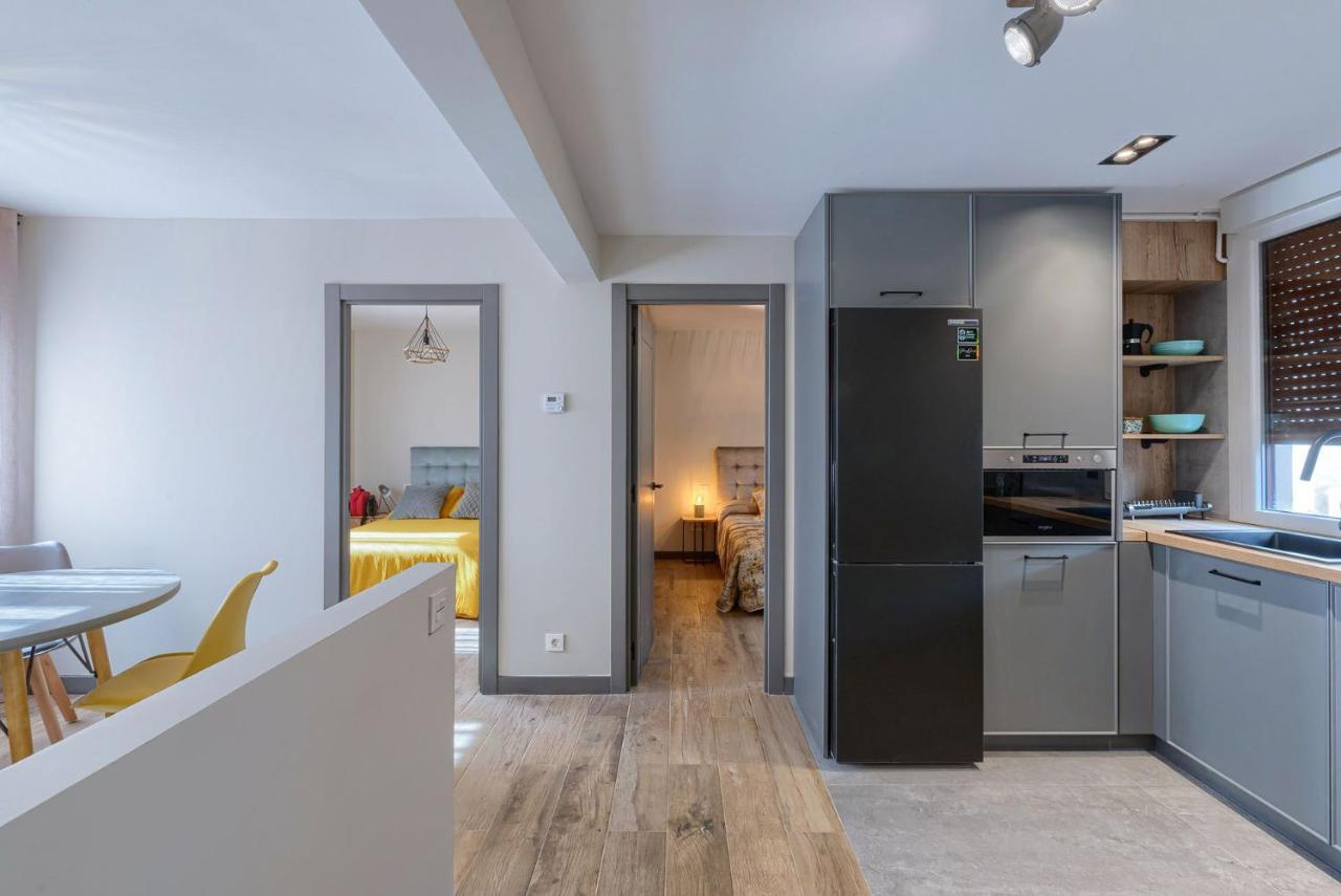 Vivienda Turistica De Diseno Elegante Apartment Bilbao Bagian luar foto